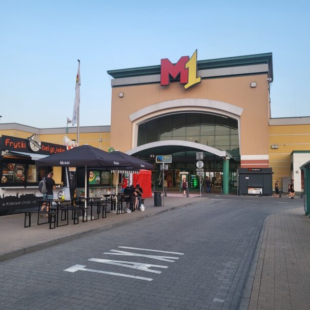 Einkaufszentrum M1