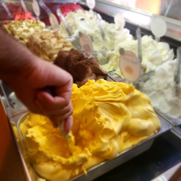 Saffron ice cream
