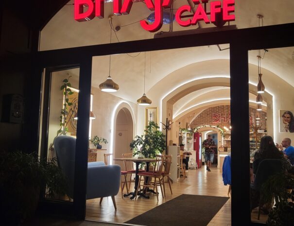 Bhajan-Café